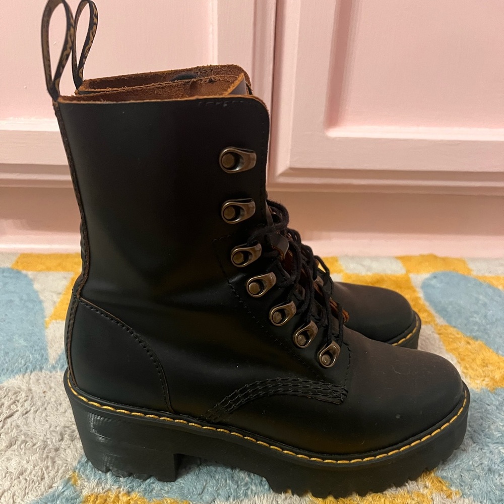 Dr. Martens Leota Boots size US 7